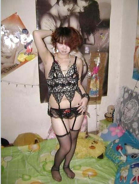 20P Tattooed Chinese girl with hairy armpits