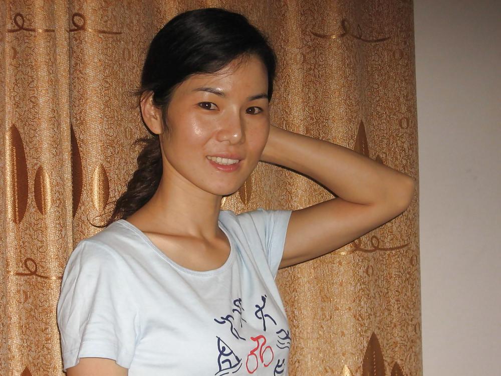 25P Chinese wife with hairy armpits