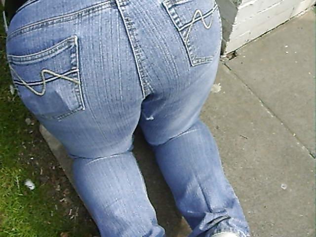 25P Wifes sexy ass in jeans