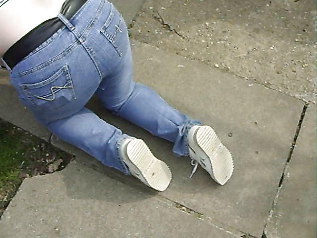 25P Wifes sexy ass in jeans