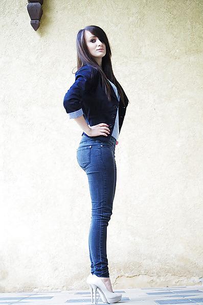 25P Queens in Jeans CLXVIII