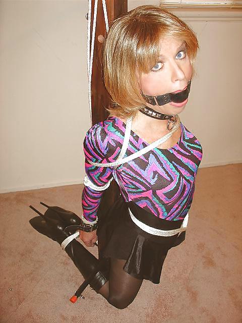 25P SEXY CDS AND TVS ALL TIED UP