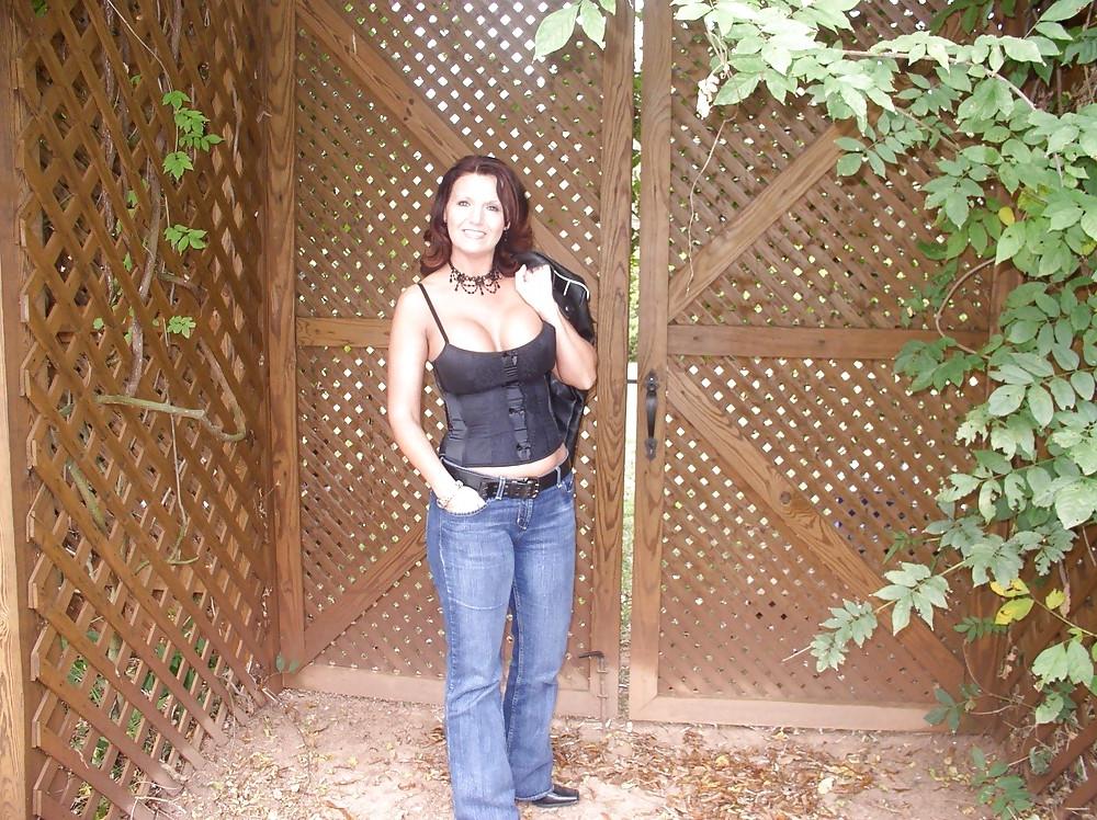 25P Queens in Jeans CLXXVIII