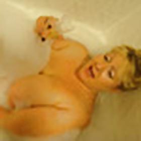 6P Bubbly Bath Bimbo!