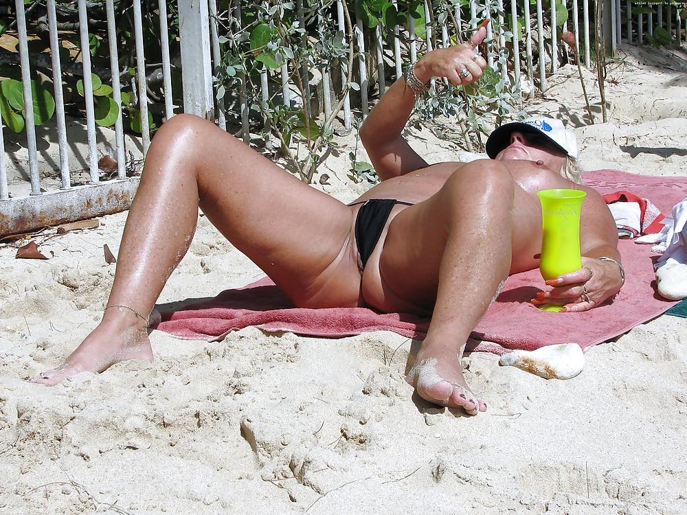 5P BEACH voyeur bikini panties teen hairy wives wet pussies
