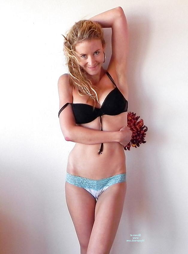 10P PRIVATE SHOTS GIRL 3