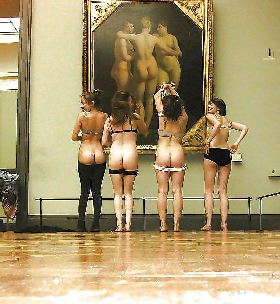 22P Public Display 30