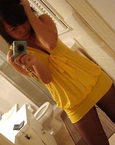 25P Cute Chinese College Student