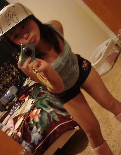 25P Cute Chinese College Student