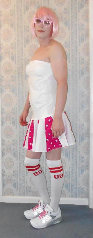 25P Tranny Pretty Kitty Cheerleader Teil 1