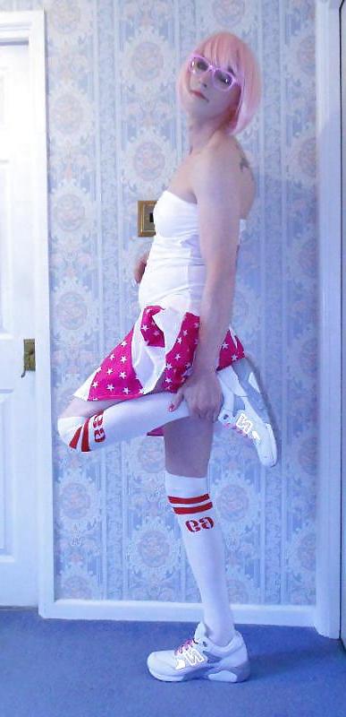 25P Tranny Pretty Kitty Cheerleader Teil 1