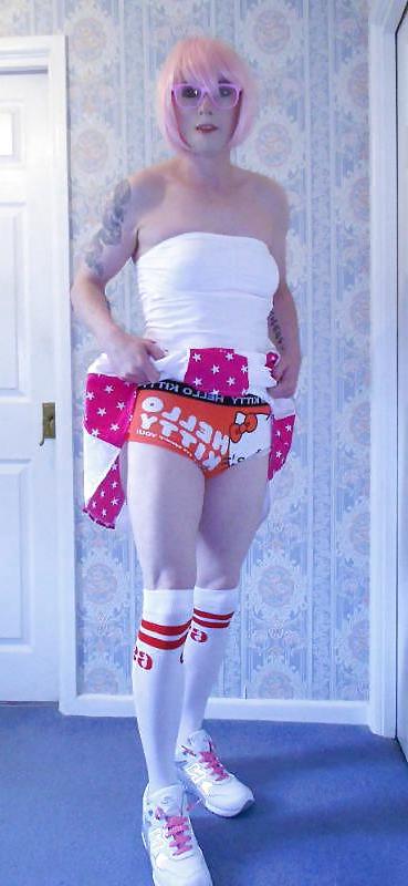 25P Tranny Pretty Kitty Cheerleader Teil 1