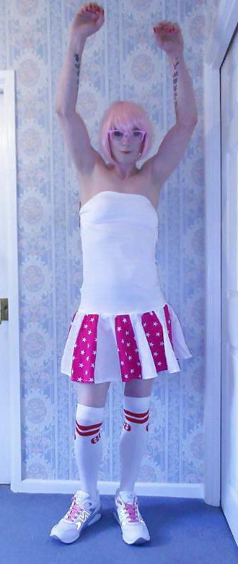 25P Tranny Pretty Kitty Cheerleader Teil 1