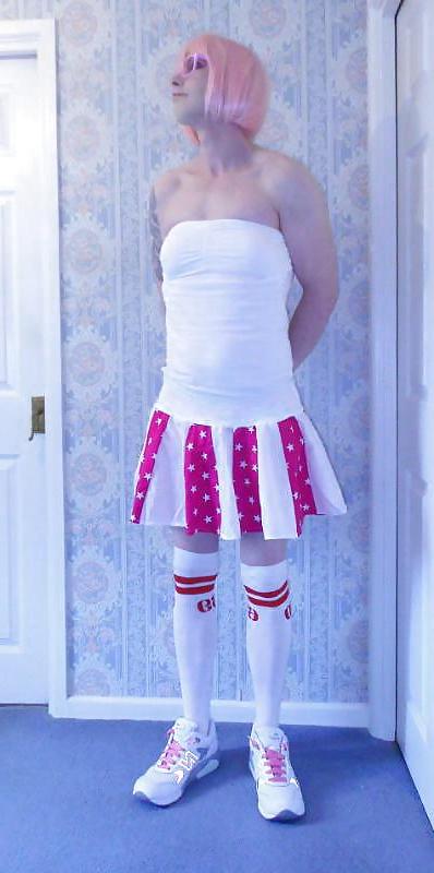 25P Tranny Pretty Kitty Cheerleader Teil 1