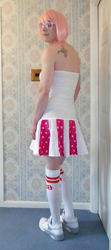 25P Tranny Pretty Kitty Cheerleader Teil 1