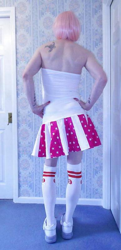 25P Tranny Pretty Kitty Cheerleader Teil 1