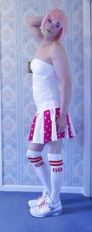 25P Tranny Pretty Kitty Cheerleader Teil 1