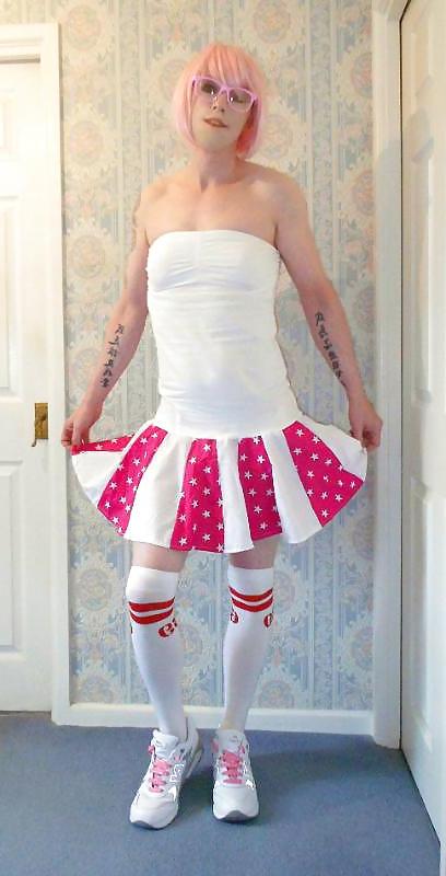 25P Tranny Pretty Kitty Cheerleader Teil 1