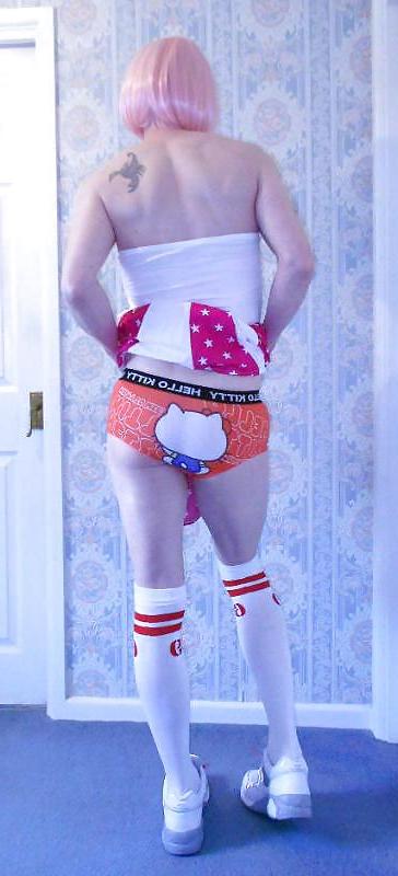 25P Tranny Pretty Kitty Cheerleader Teil 1