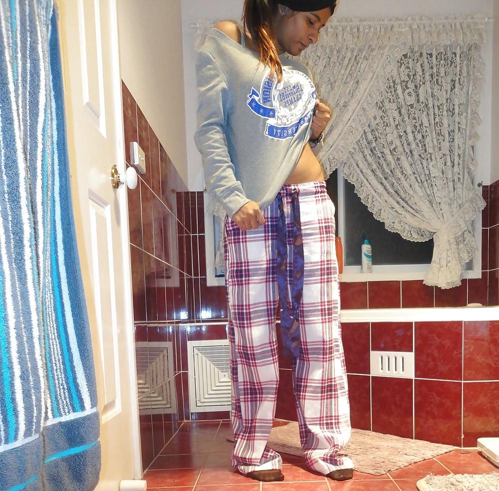 23P A Pakistani chick stripteasing in bathroom - selfshot