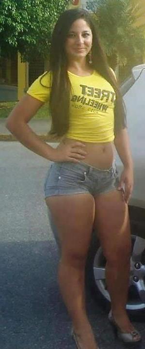 21P Thick girls to wack it to