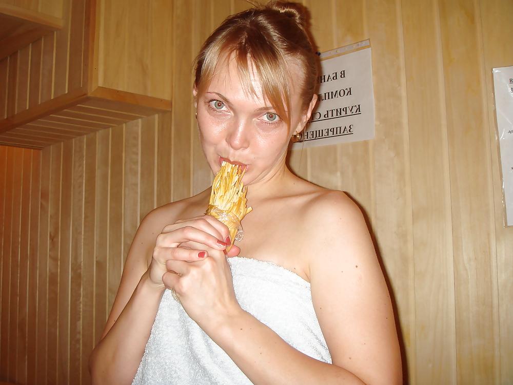 25P Girls come off in the sauna