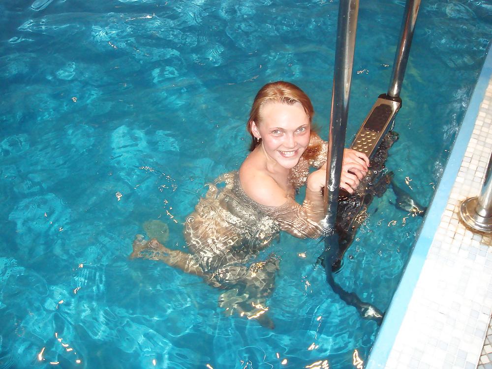 25P Girls come off in the sauna