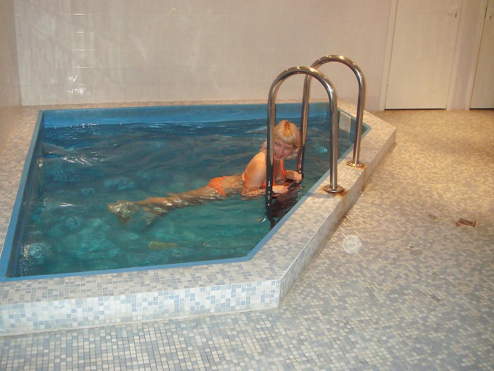 25P Girls come off in the sauna