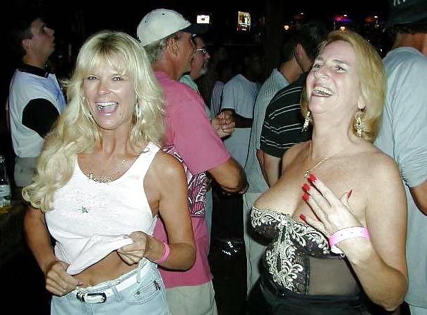 25P Public fun with sluts