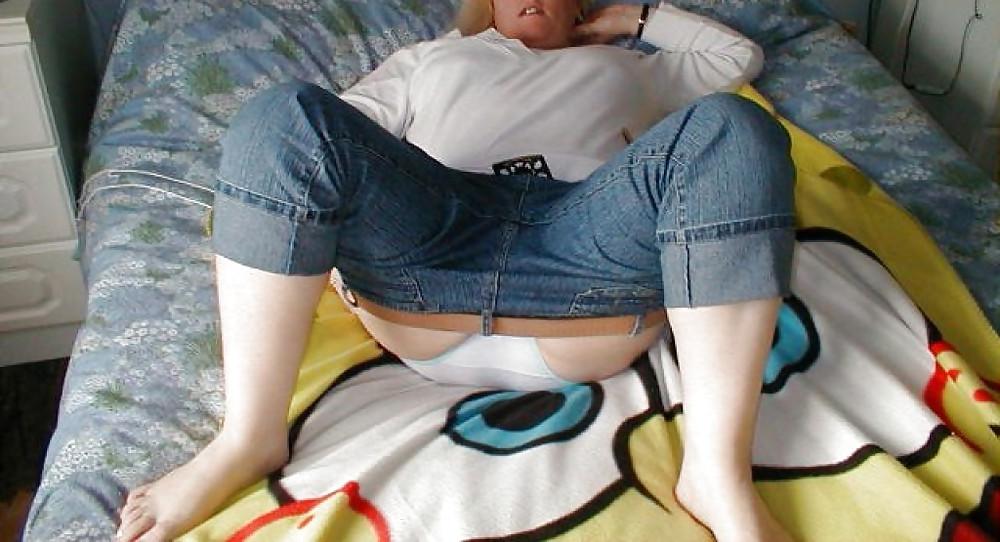 20P Wife's jeans down