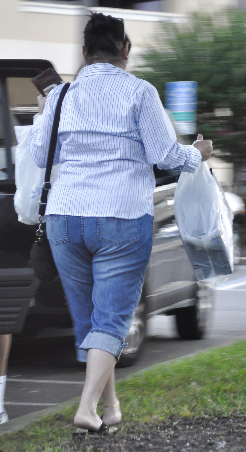 22P Fat Asses In Jeans - Public Creepin