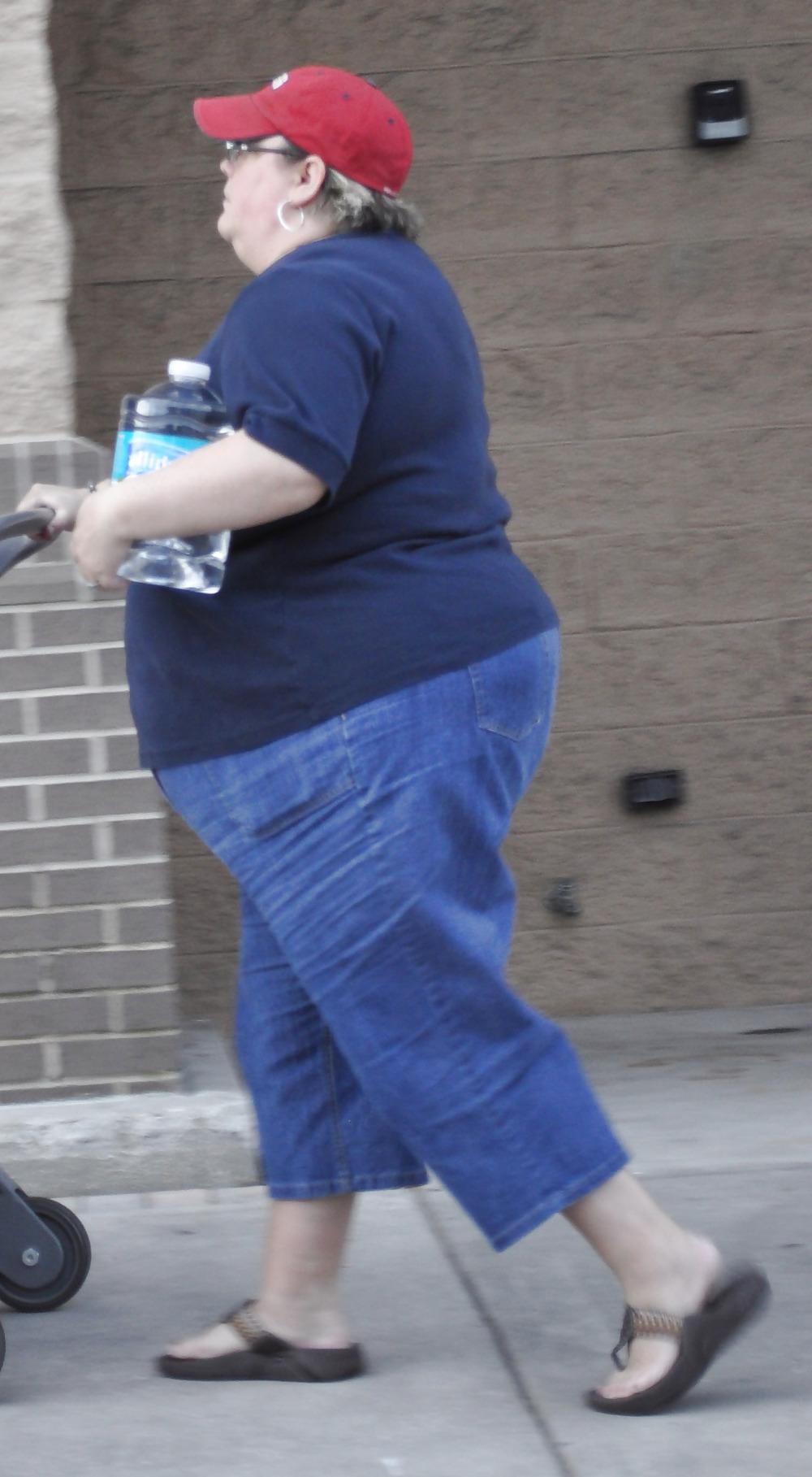 22P Fat Asses In Jeans - Public Creepin
