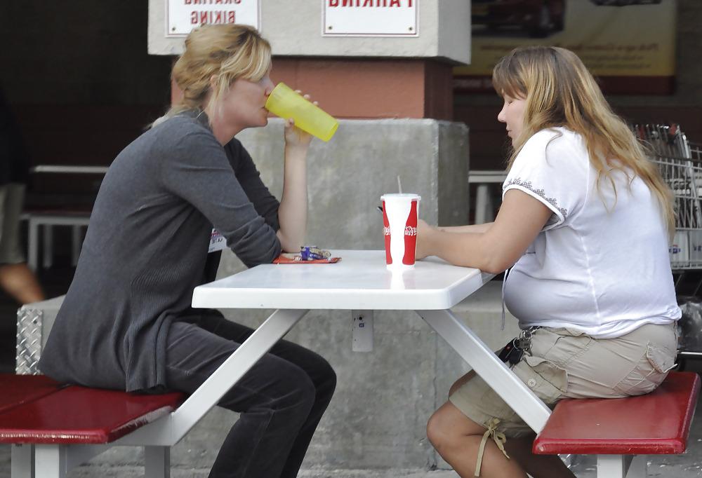 22P Fat Asses In Jeans - Public Creepin