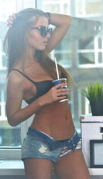 25P Cut off jeans white shopping mall sluts