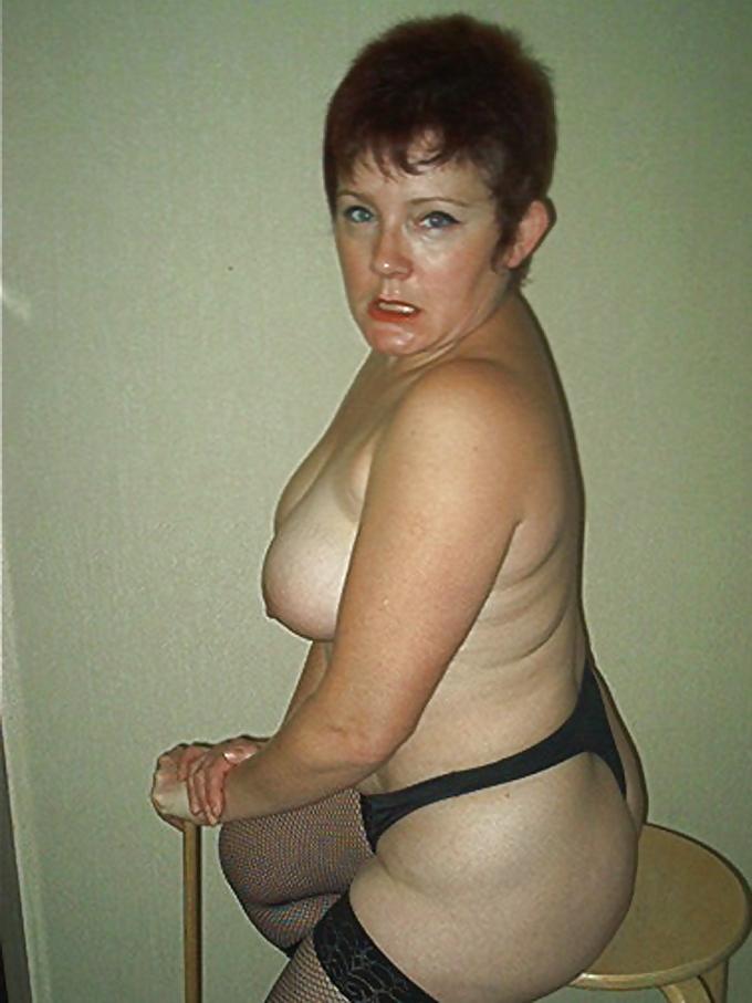 11P Viviane black thong