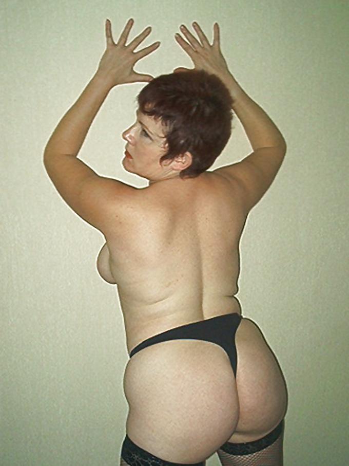 11P Viviane black thong