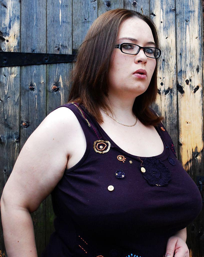 25P Curvy Beauties 33 Clothed Edition