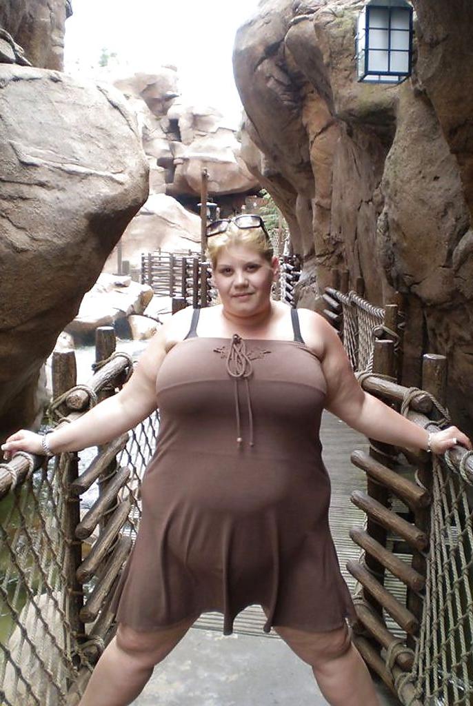 25P Curvy Beauties 33 Clothed Edition