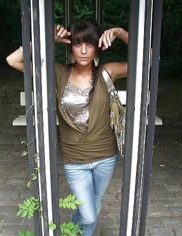 25P Queens in jeans CXXIII
