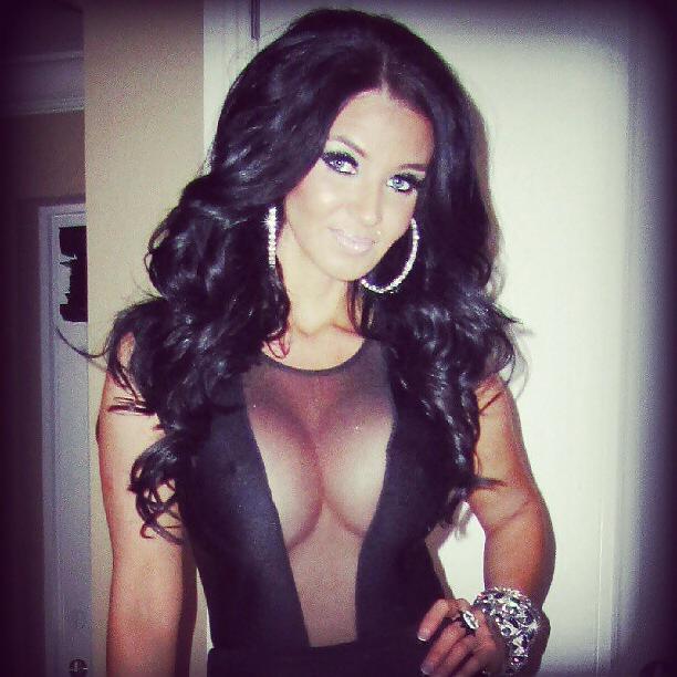 25P Andrea: Bimbo Doll!