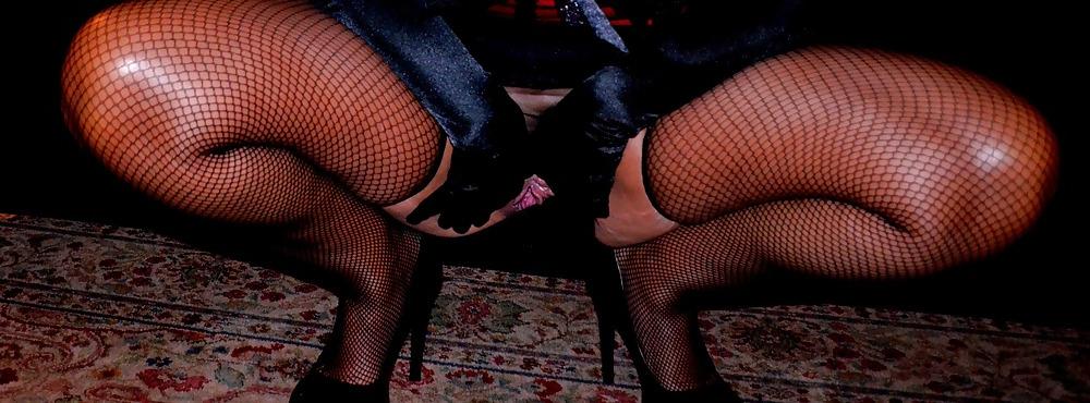 11P Thick mature wife ready for trick or treat