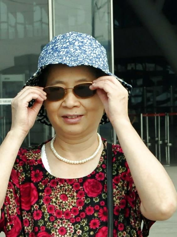 12P Looking for man fuck my chinese granny