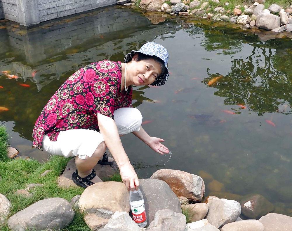 12P Looking for man fuck my chinese granny
