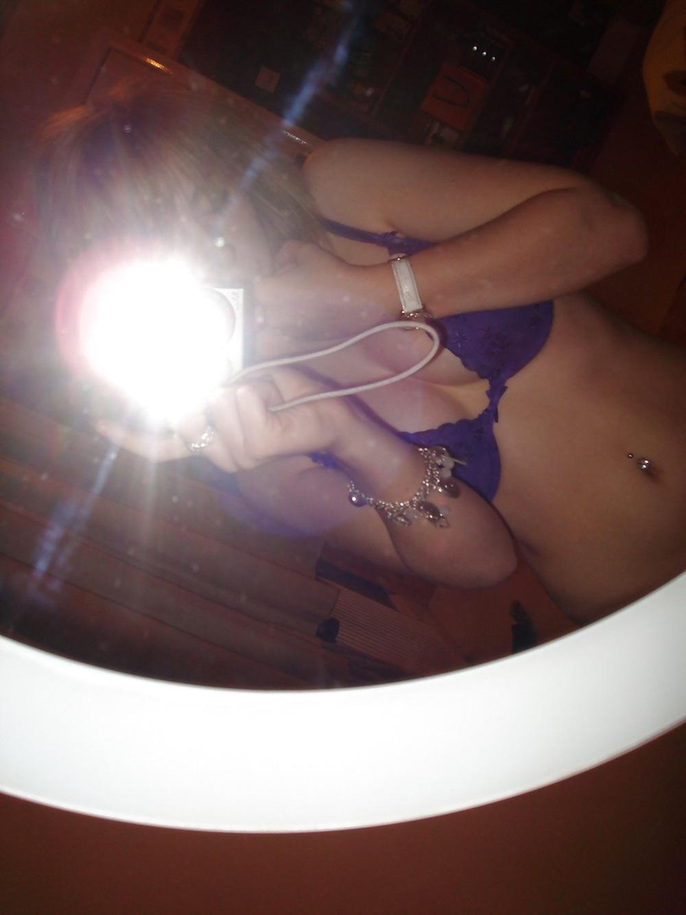 25P Stolen Pics - Blonde Selfshots in Mirror
