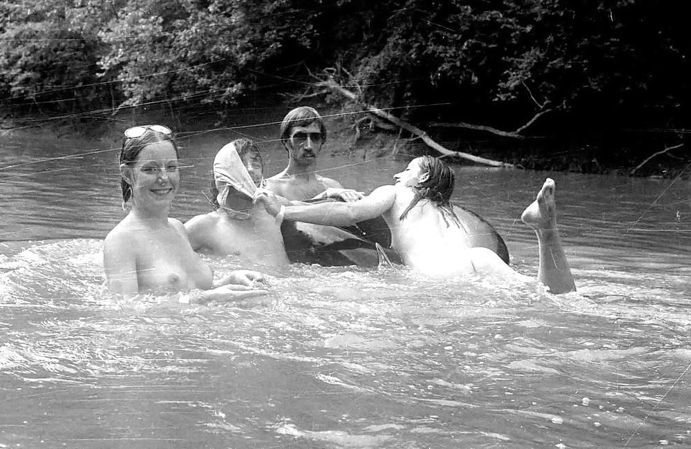 16P Retro Outdoor Nudity