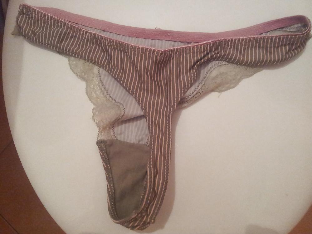 4P My gfs hot roomate thong!
