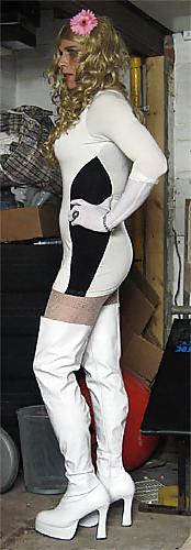20P Mistress Foofoo is a bit of all white
