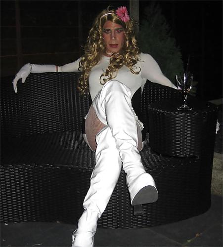 20P Mistress Foofoo is a bit of all white