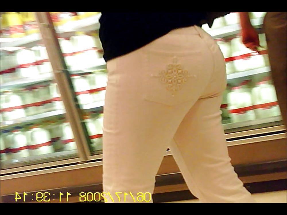 10P Latino Milf Tight White Jeans
