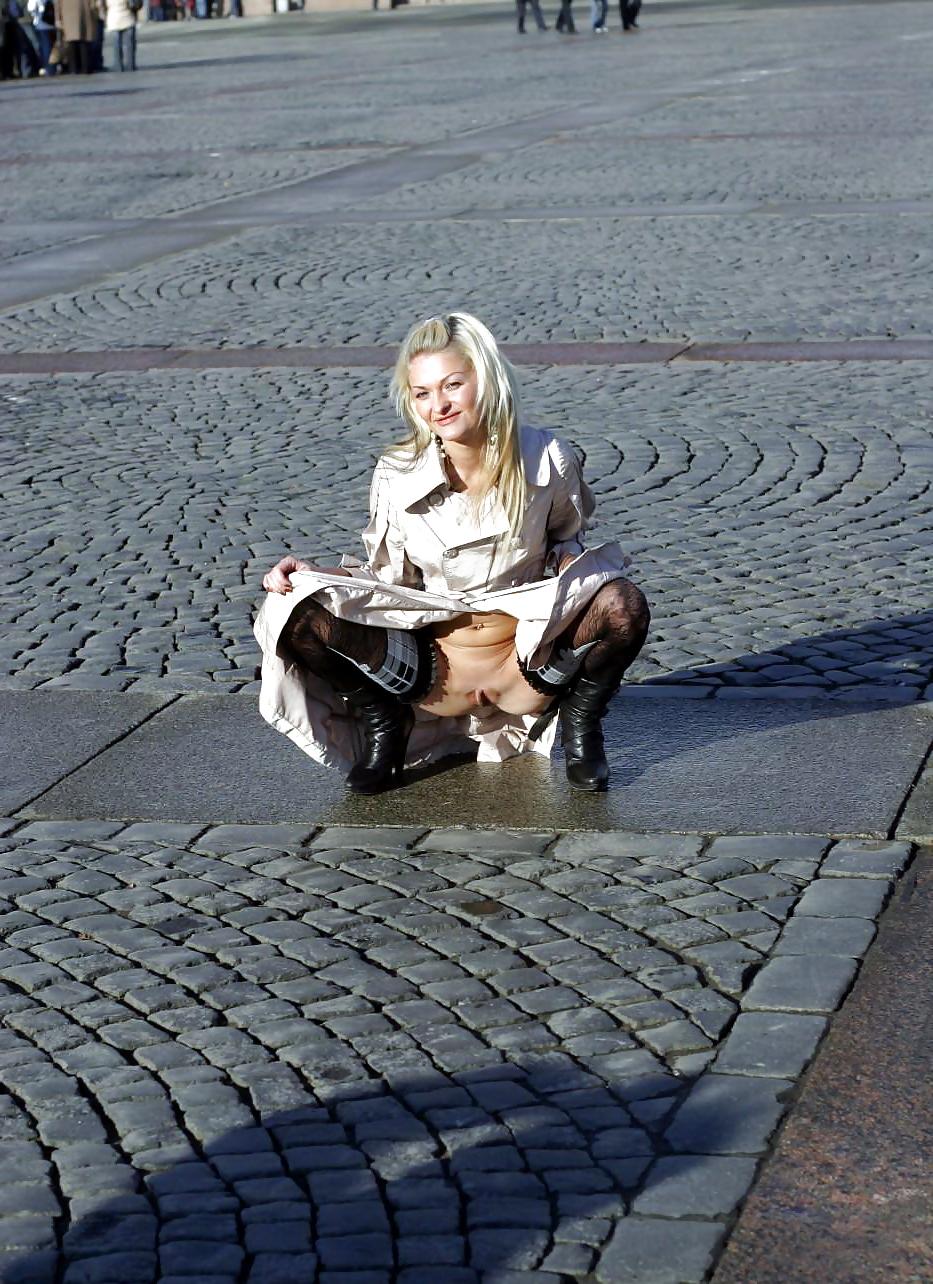 25P Public nudity girls #6
